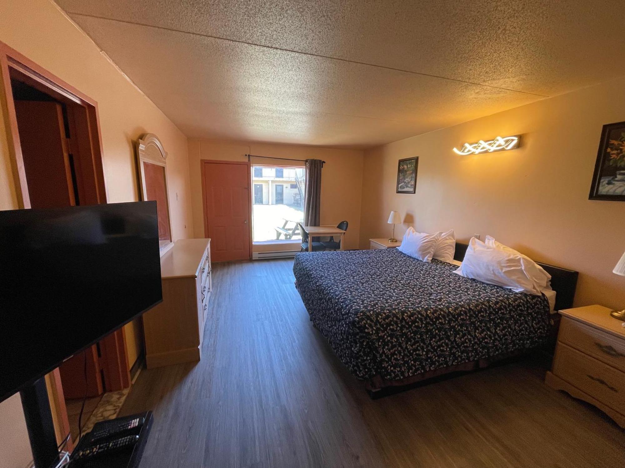 Motel St-Eustache Saint-Eustache Bagian luar foto